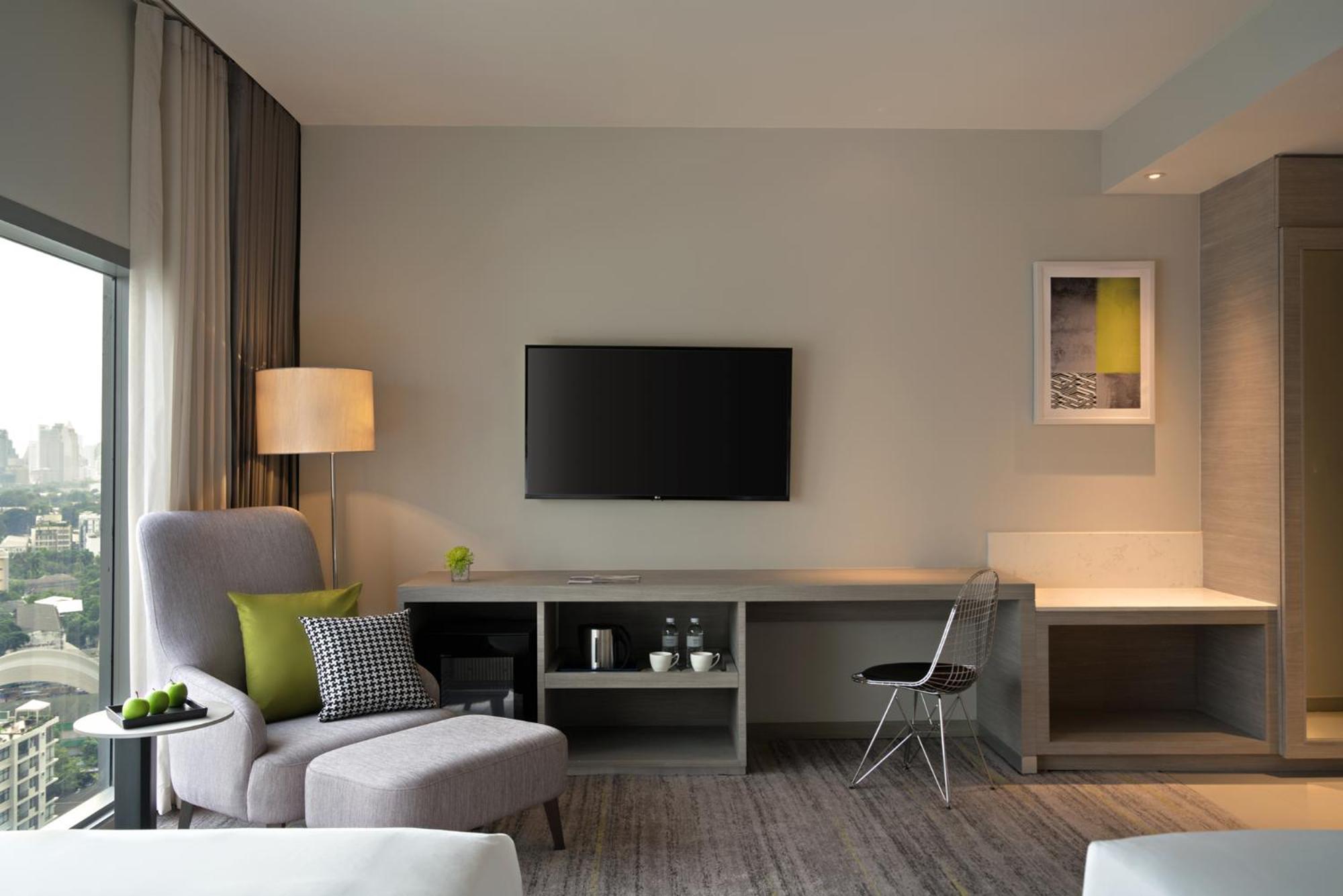 Hyatt Place Sukhumvit 24 מלון