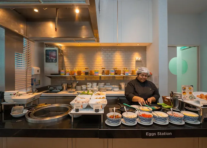 Hyatt Place Bangkok Sukhumvit 24