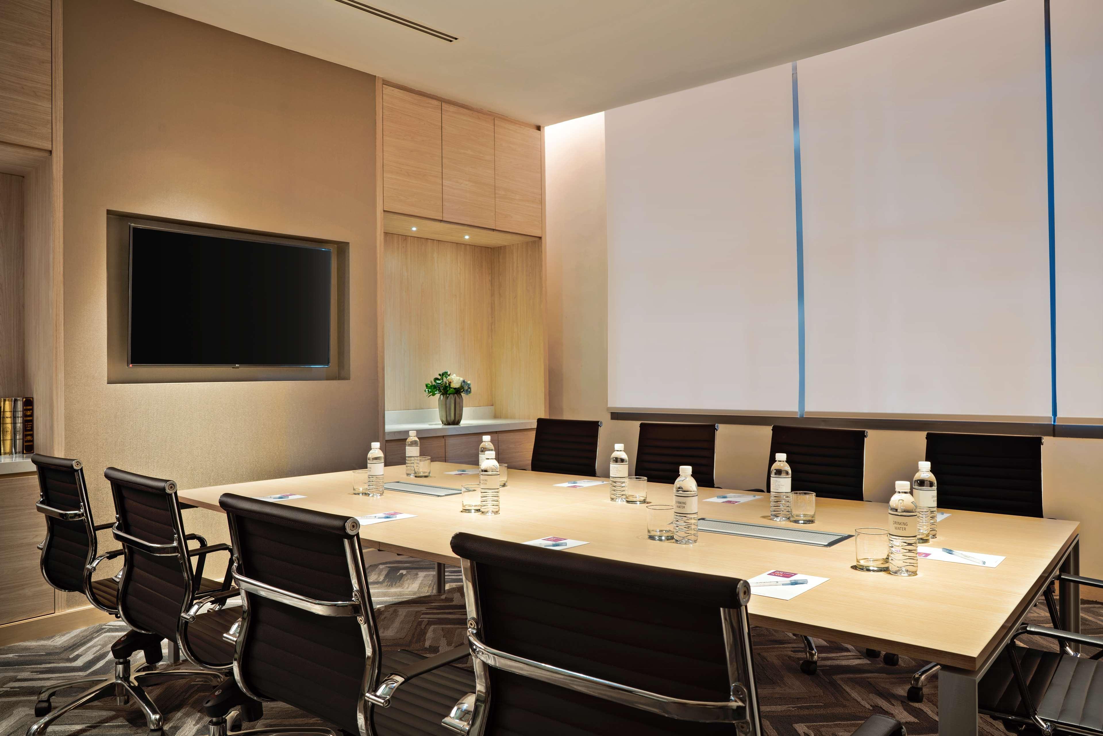 Hyatt Place Sukhumvit 24 Отель